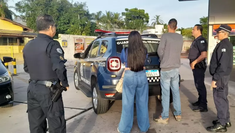 Casal é detido com crack e cocaína em posto de combustível